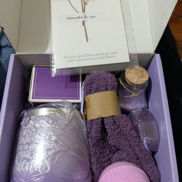 Purple Bath Soak & Bubbles Collection Gift Set NIB - Picture 3 of 5